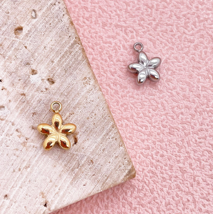 0989 8mm Flower charm