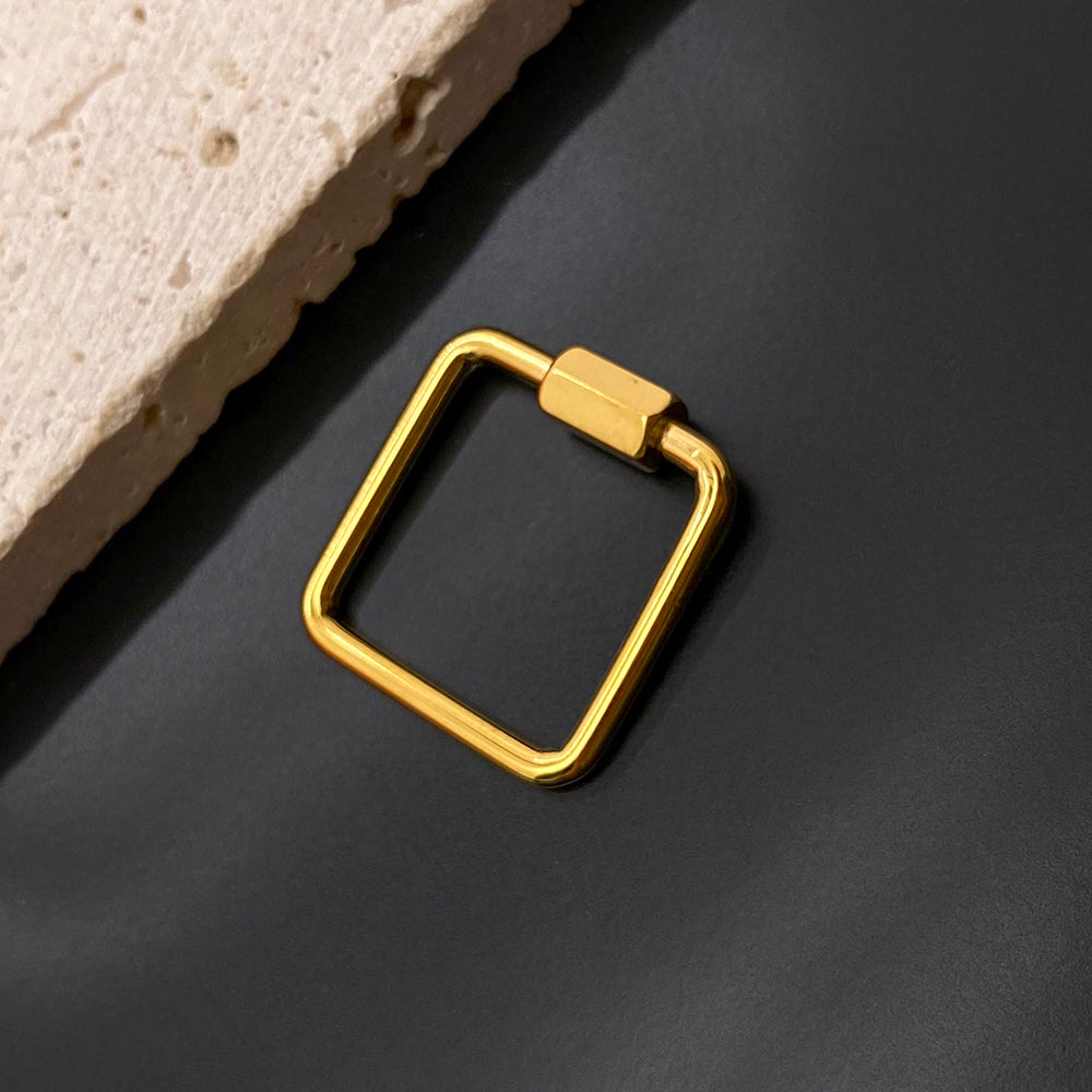 4072 Square clasp