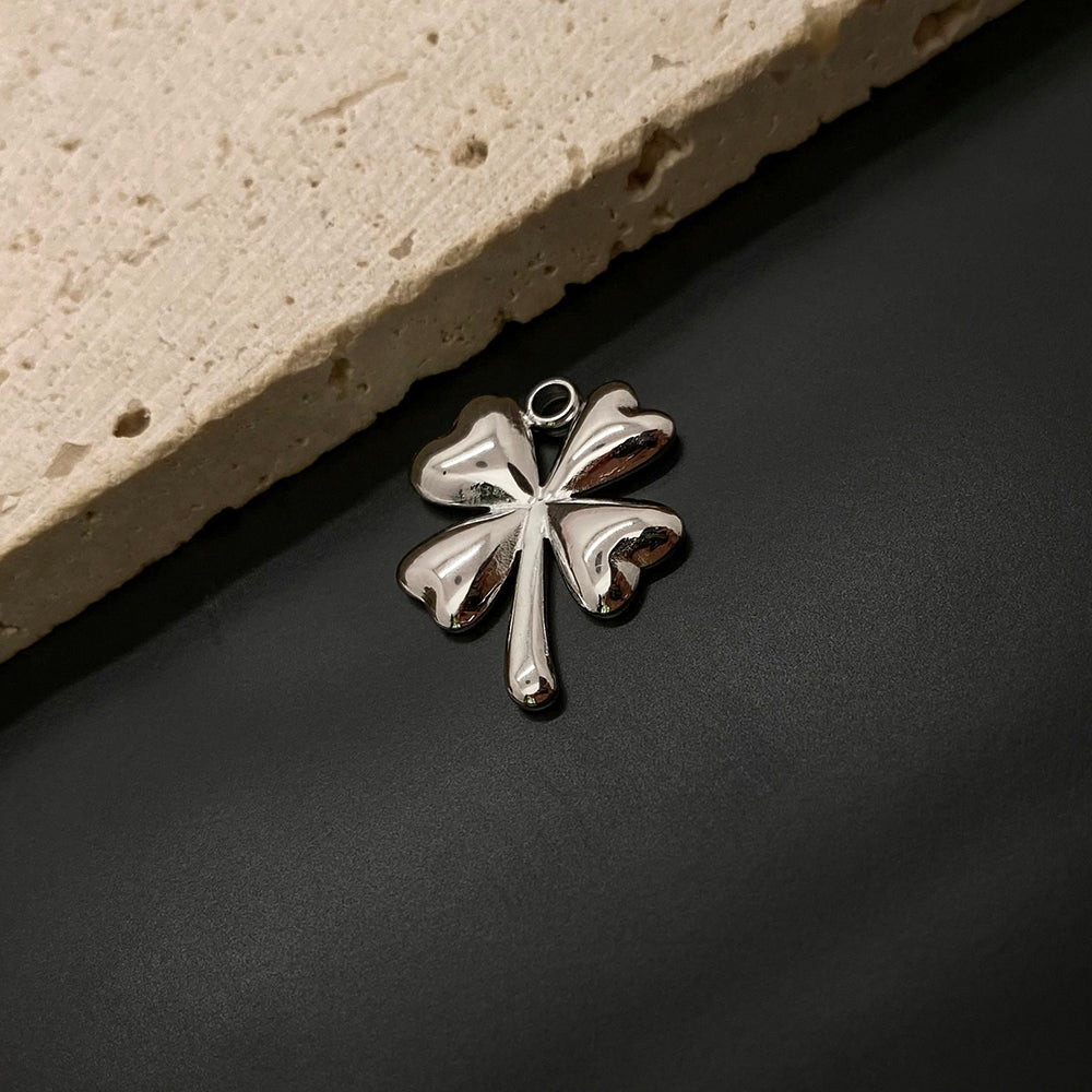 11617 Four leaf clover charm
