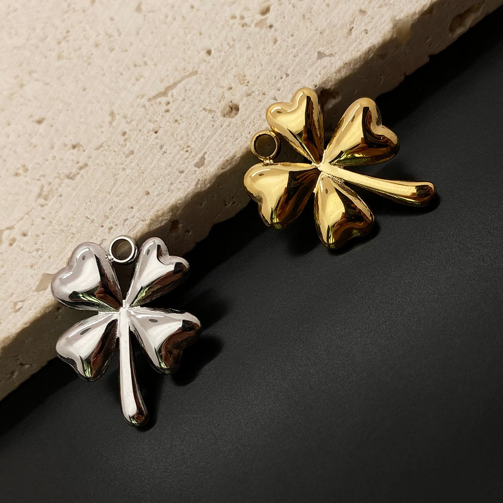 11617 Four leaf clover charm