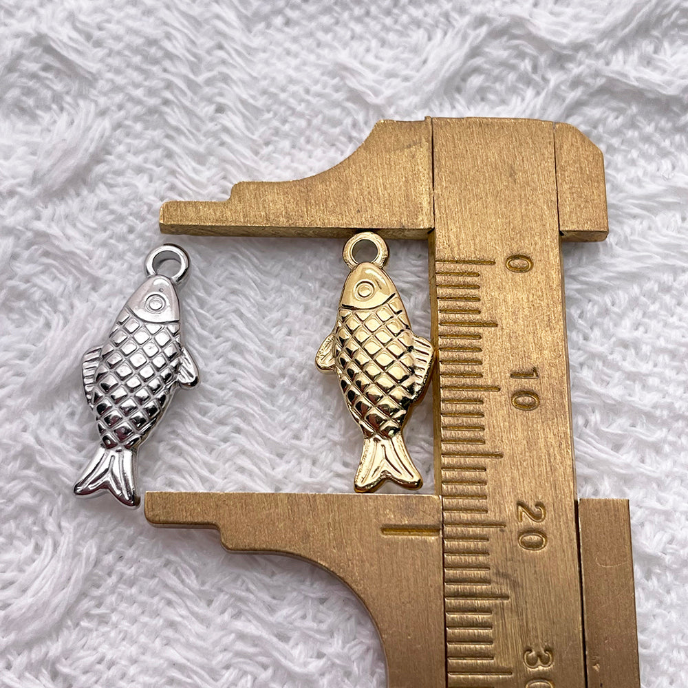 12074 20mm Fish charm
