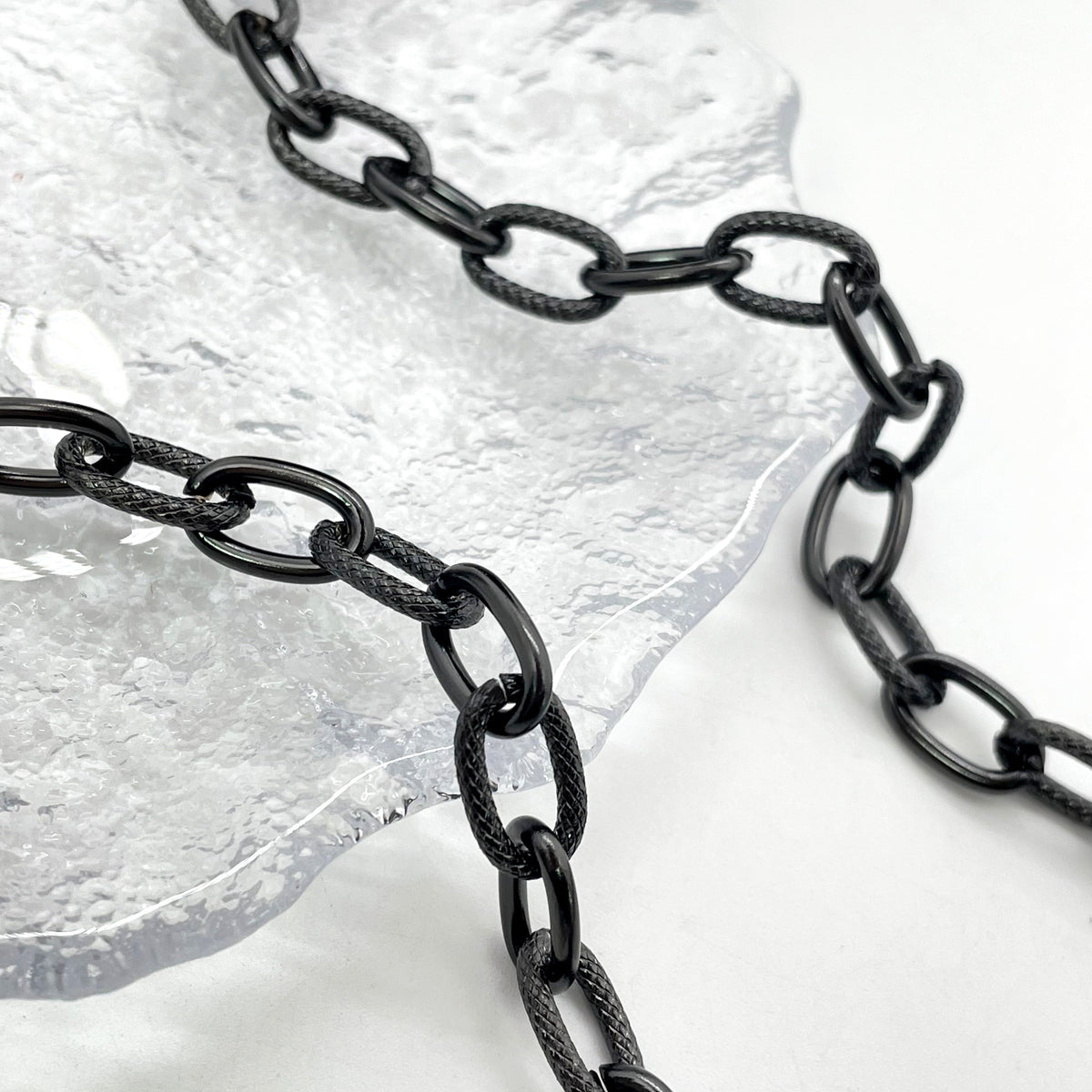 C1573 Black Amboss Cable chain