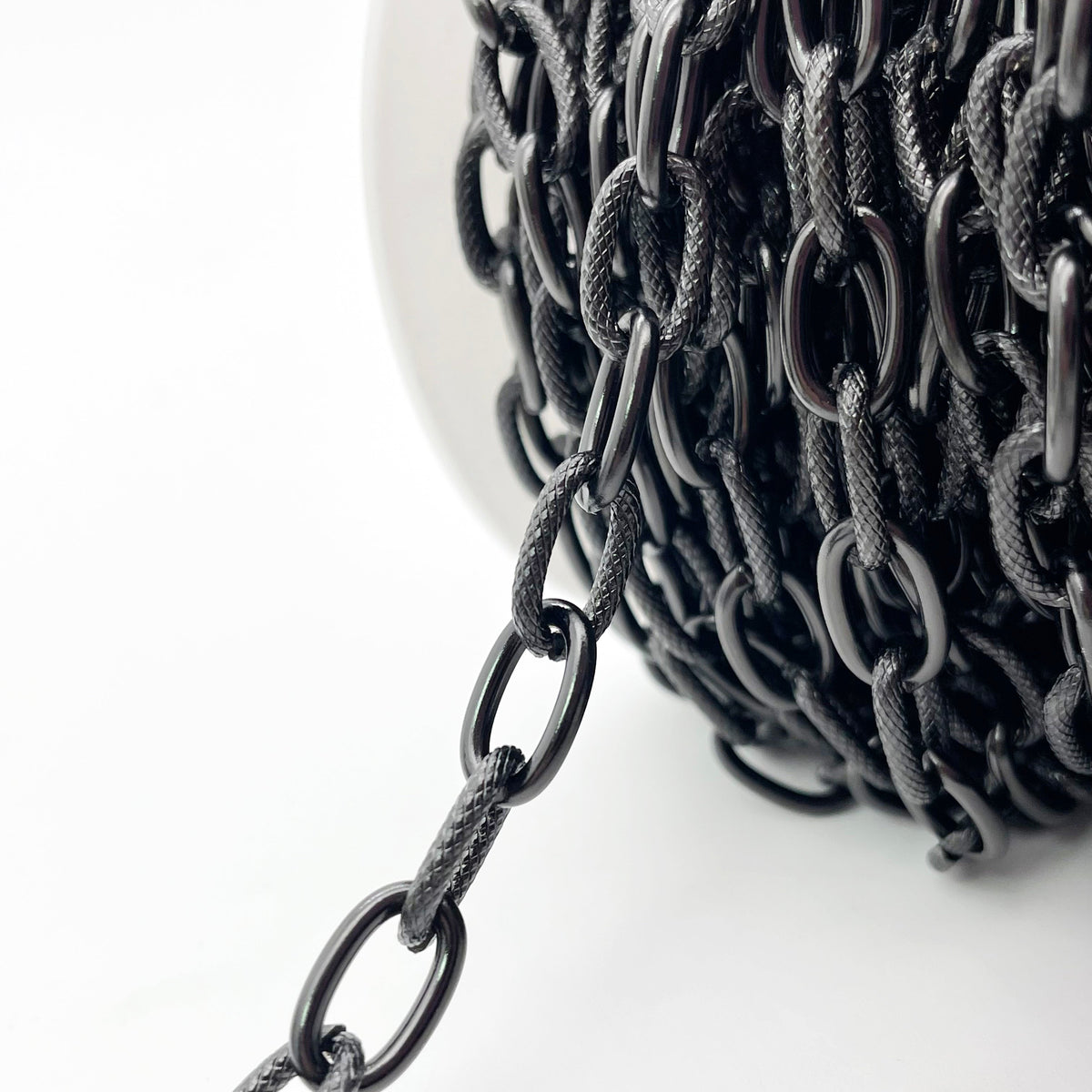 C1573 Black Amboss Cable chain