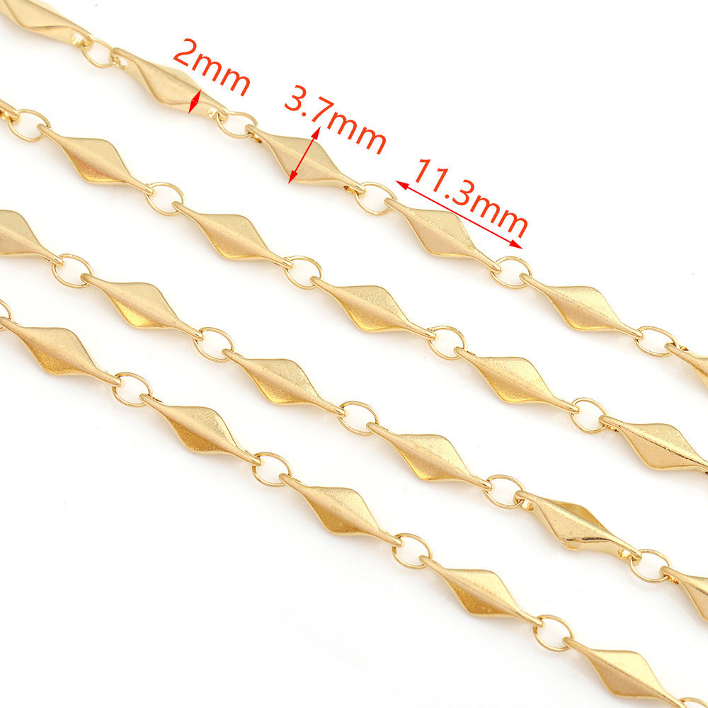 C1707 3D Triangle Chain