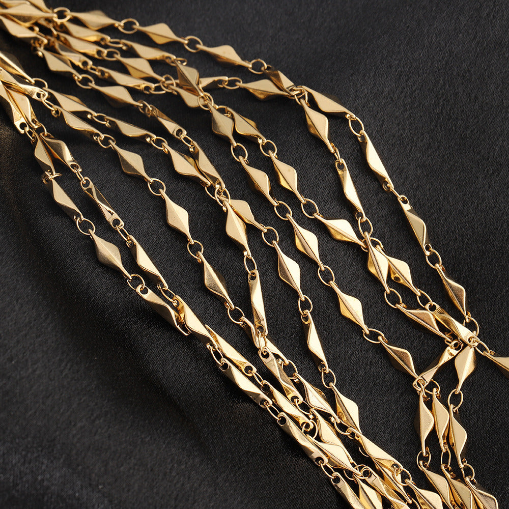 C1707 3D Triangle Chain