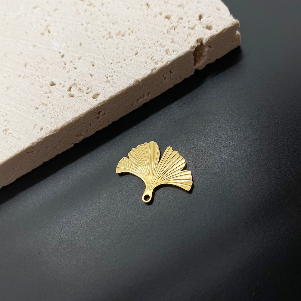 Leaf charm