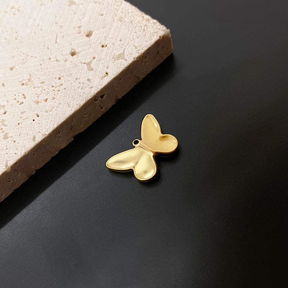 1581 Butterfly charm