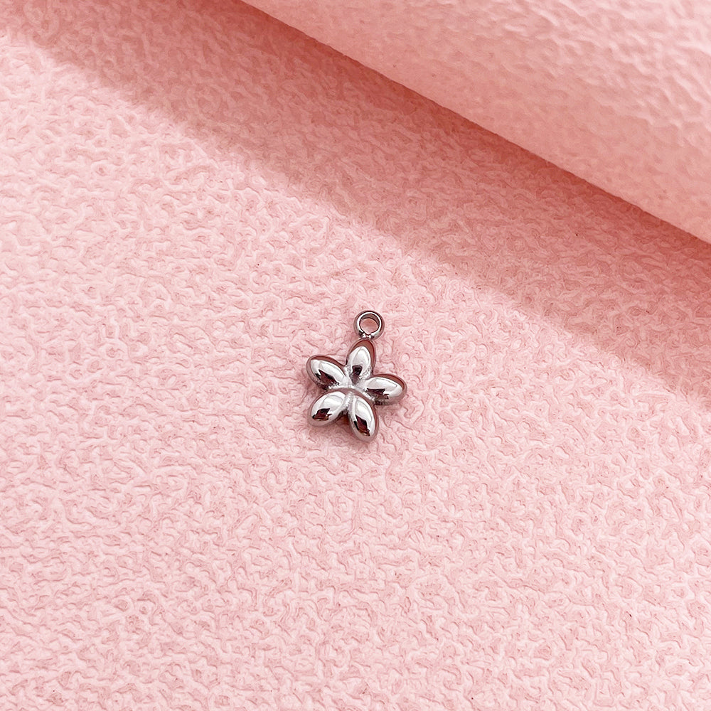 0989 8mm Flower charm