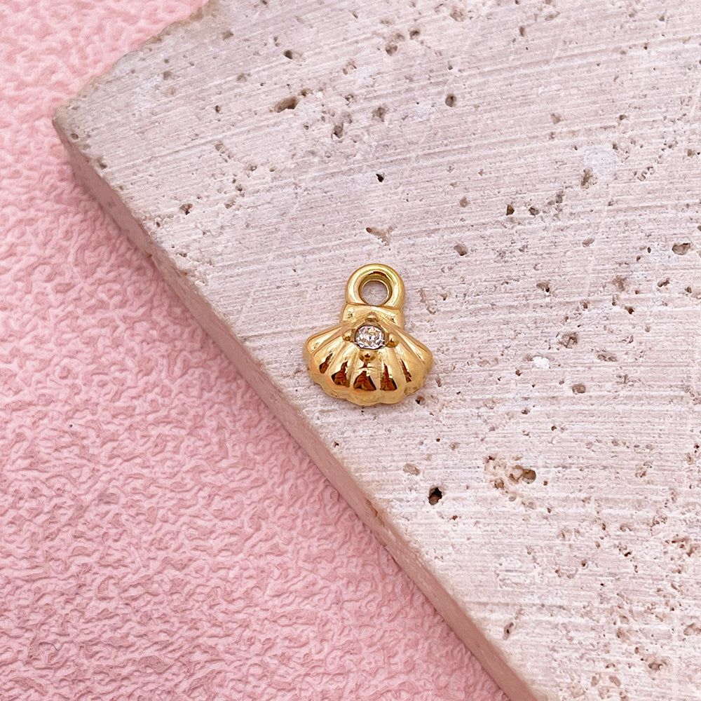 51326  Shell charm