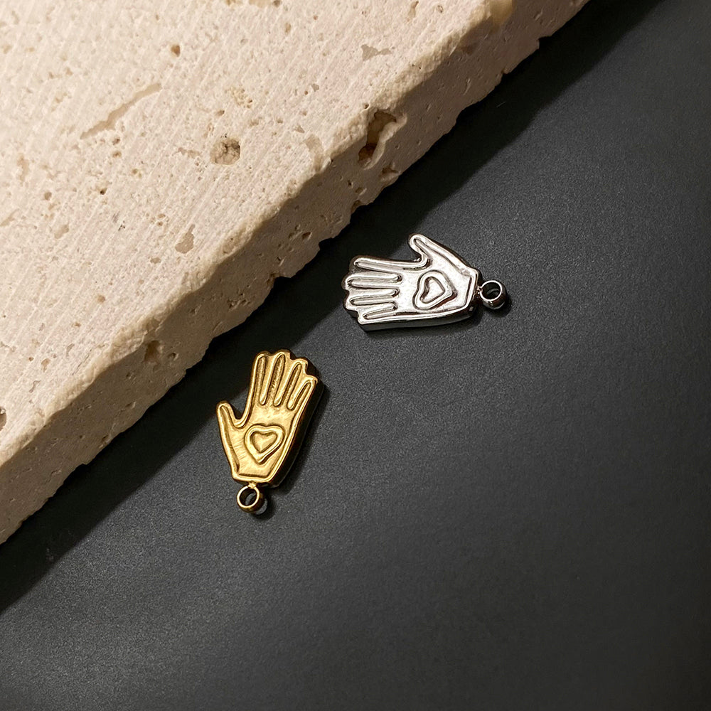 11597 Heart hand