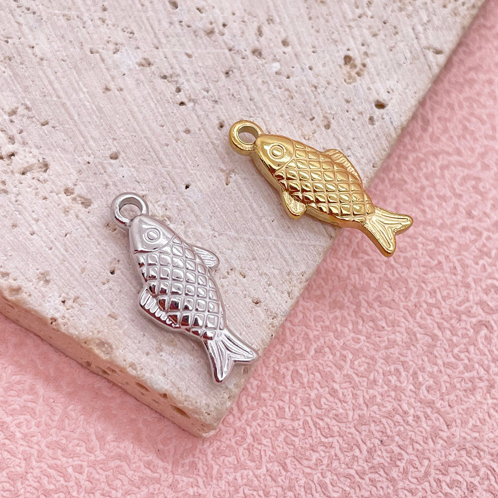 12074 20mm Fish charm