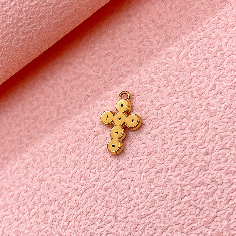 5735 Cross charm