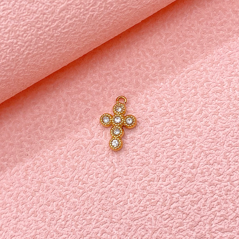 5735 Cross charm