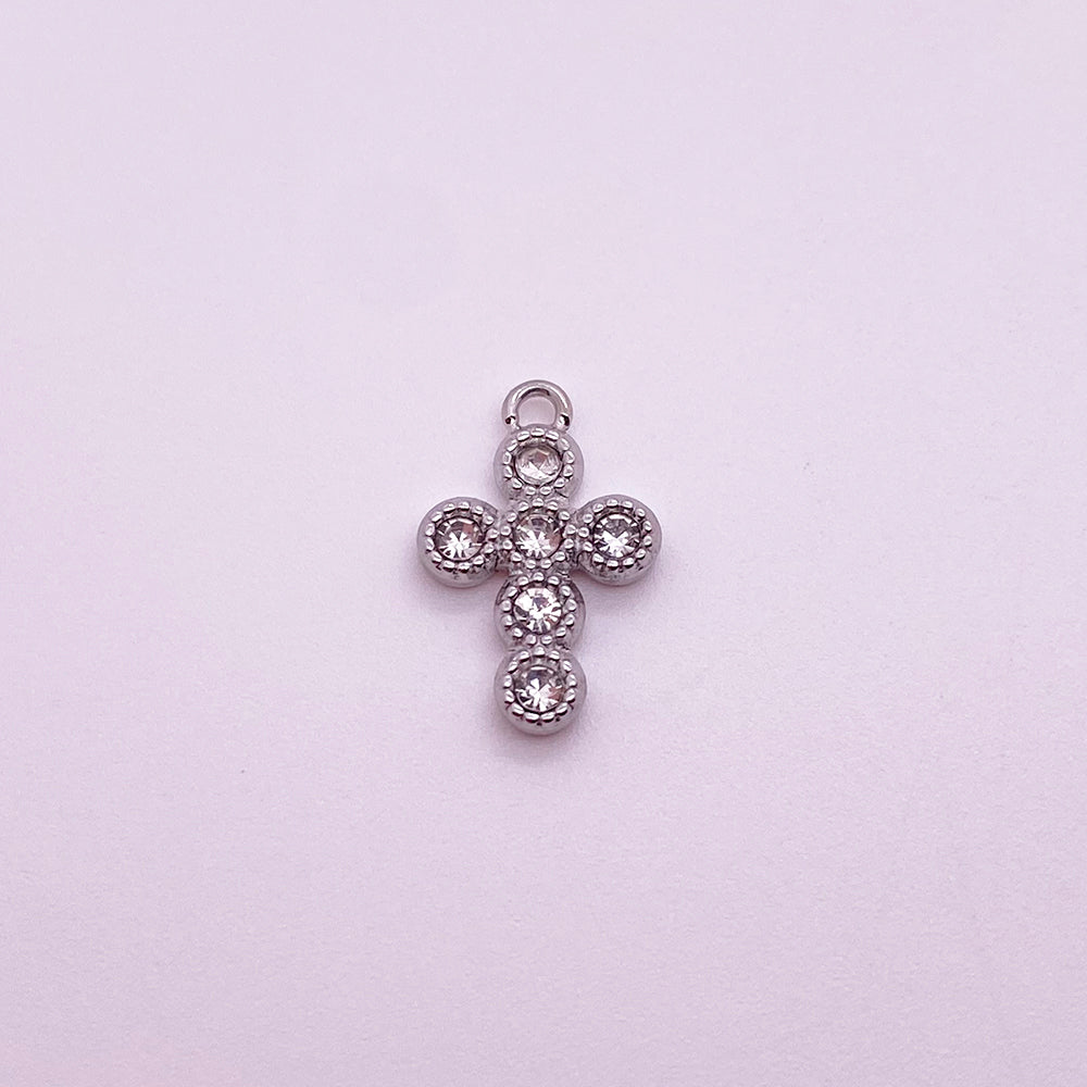 5735 Cross charm