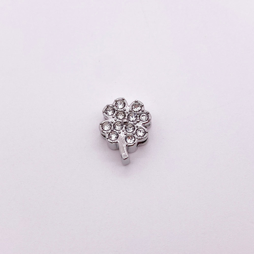 5677 Four leaf clover charm