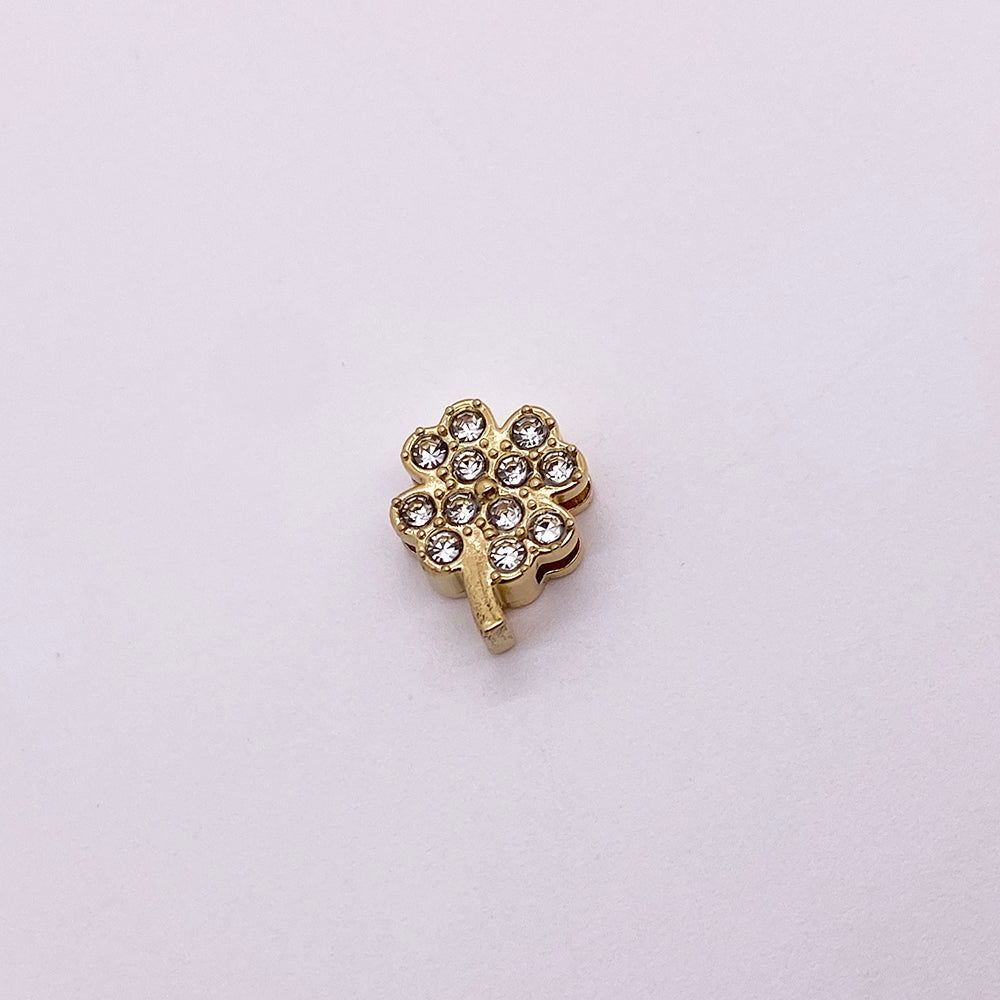 5677 Four leaf clover charm
