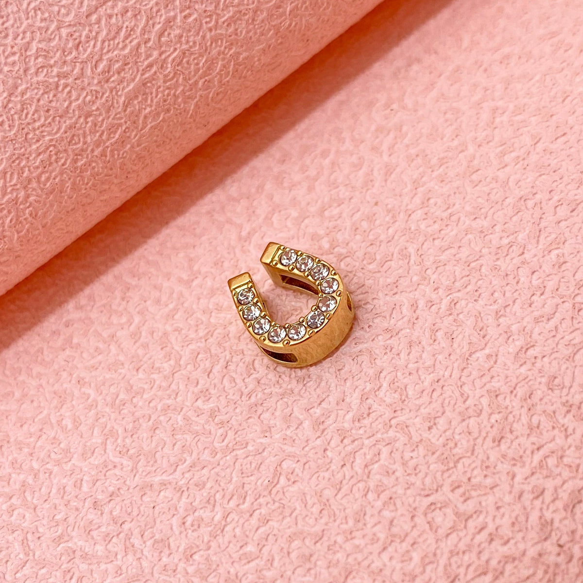 5711 Diamond Horseshoe charm