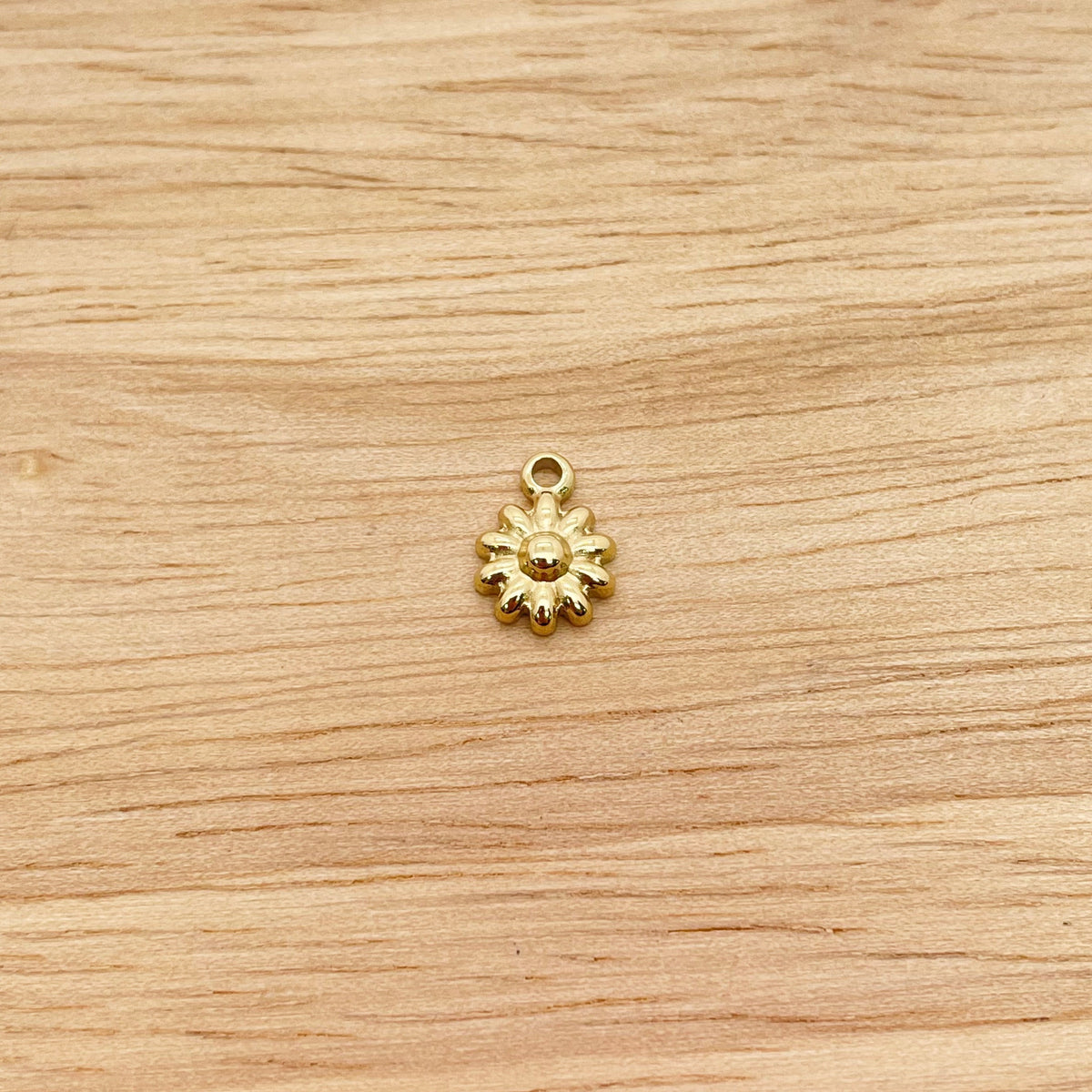 13112 Tiny Flower Charm