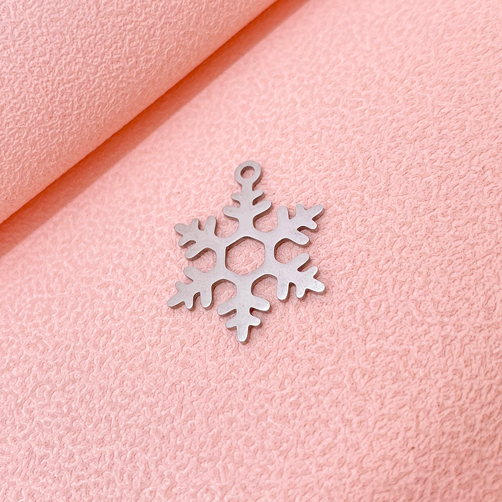 Snowflake charm