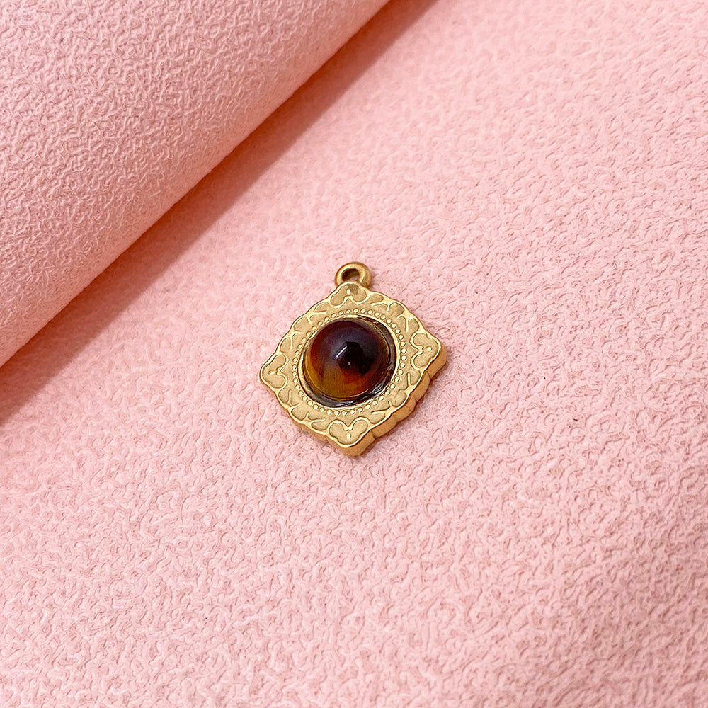 PC681 Tiger eye charm