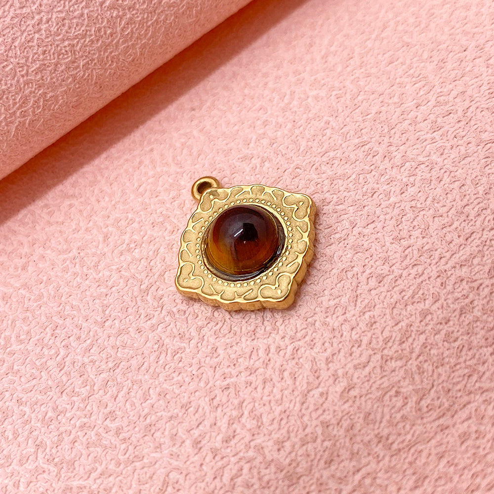 PC681 Tiger eye charm